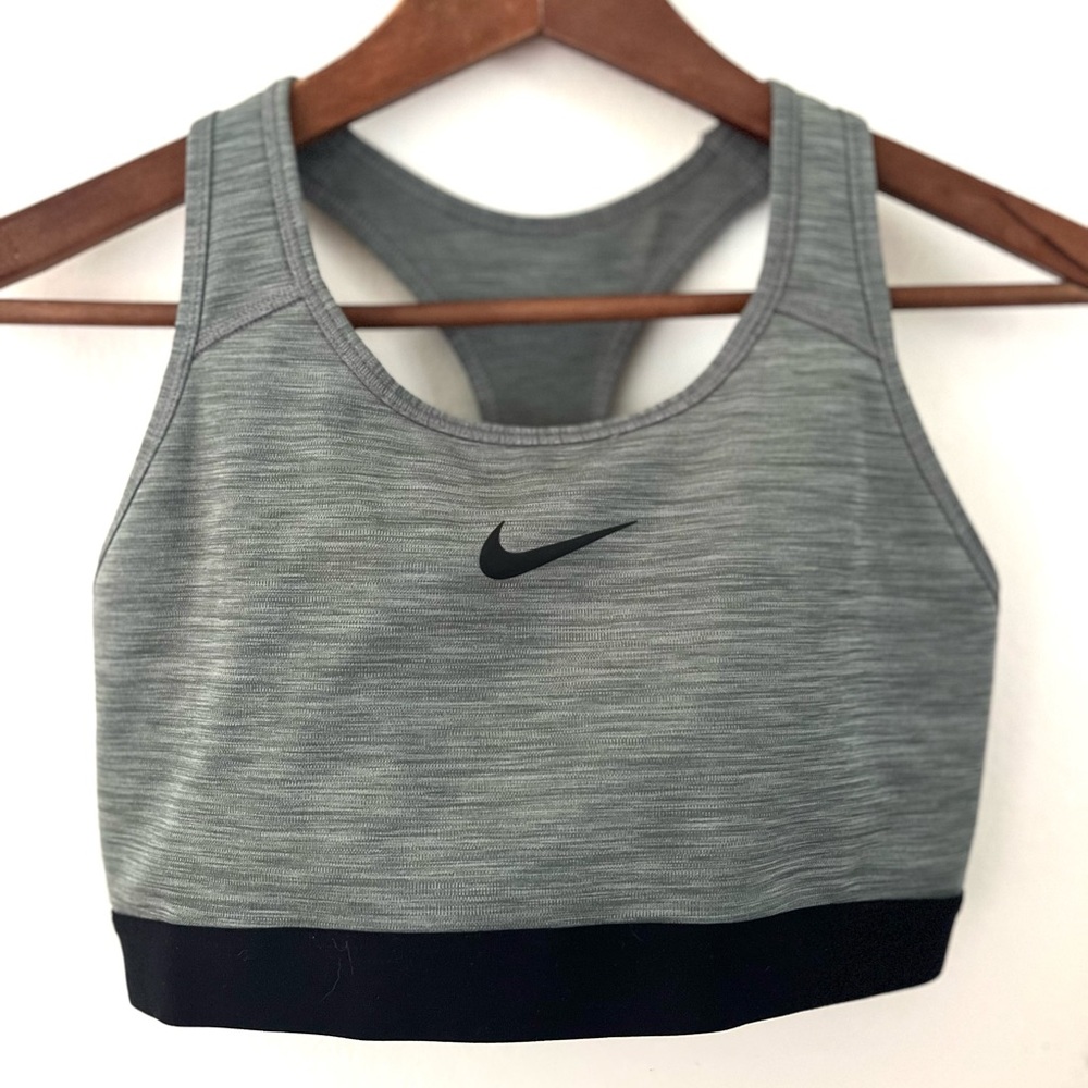 Nike Dri-Fit Women's Gray Sports Bra Size Medium